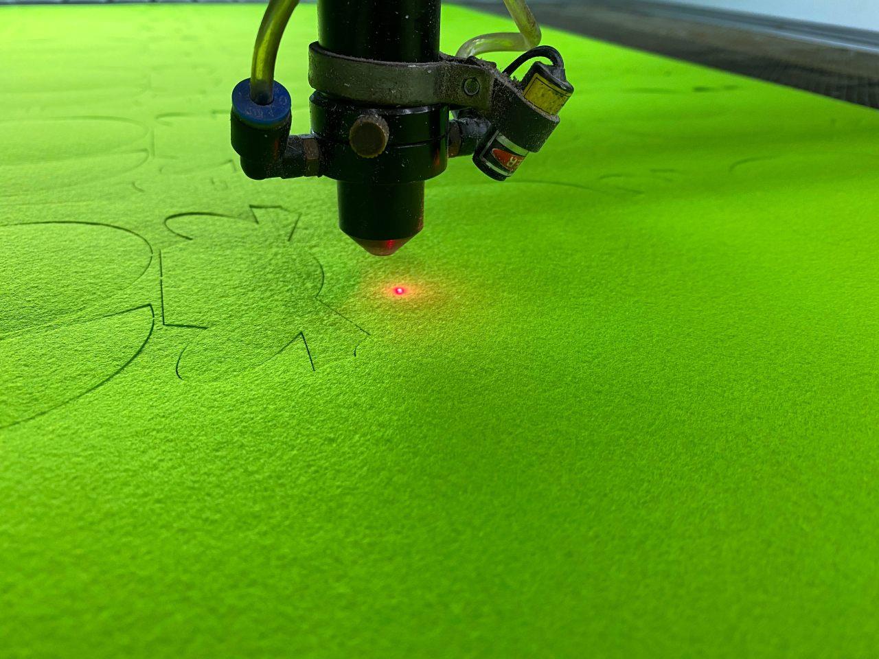 Textile lasers